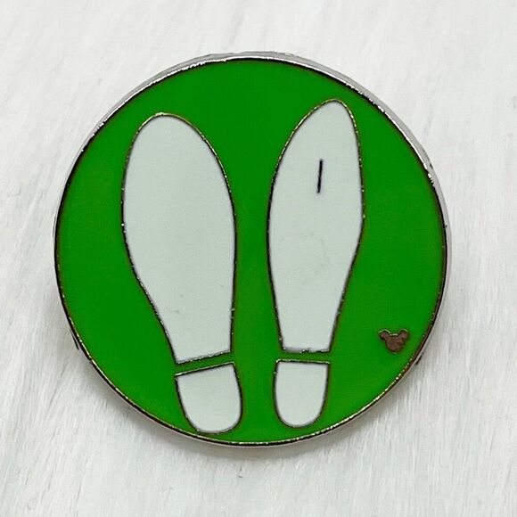 🔮 5/$25‎ Disney Goofy Footprint Pin - Picture 1 of 2